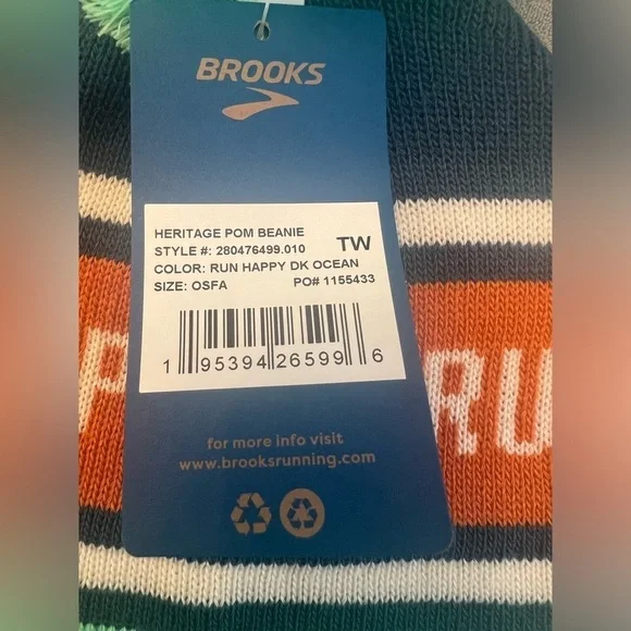 NWT Brooks Heritage Pom unisex Beanie One Size fits Most - Picture 6 of 6